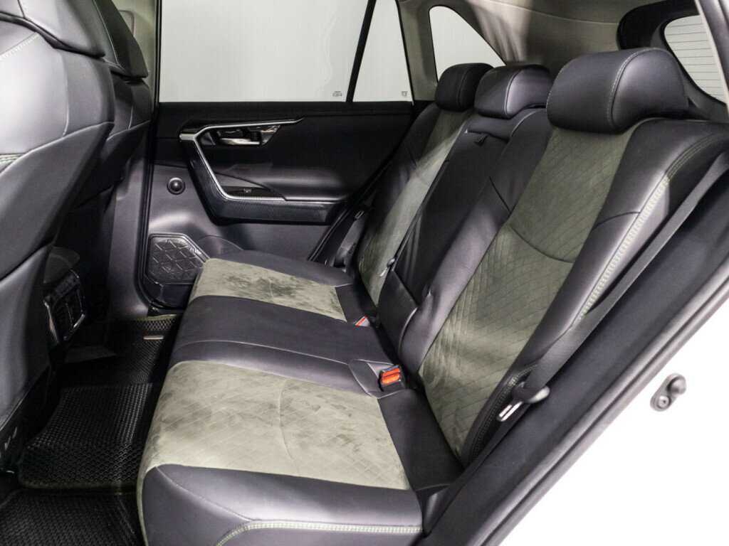 Купить Toyota RAV4 с пробегом. Фото: #8