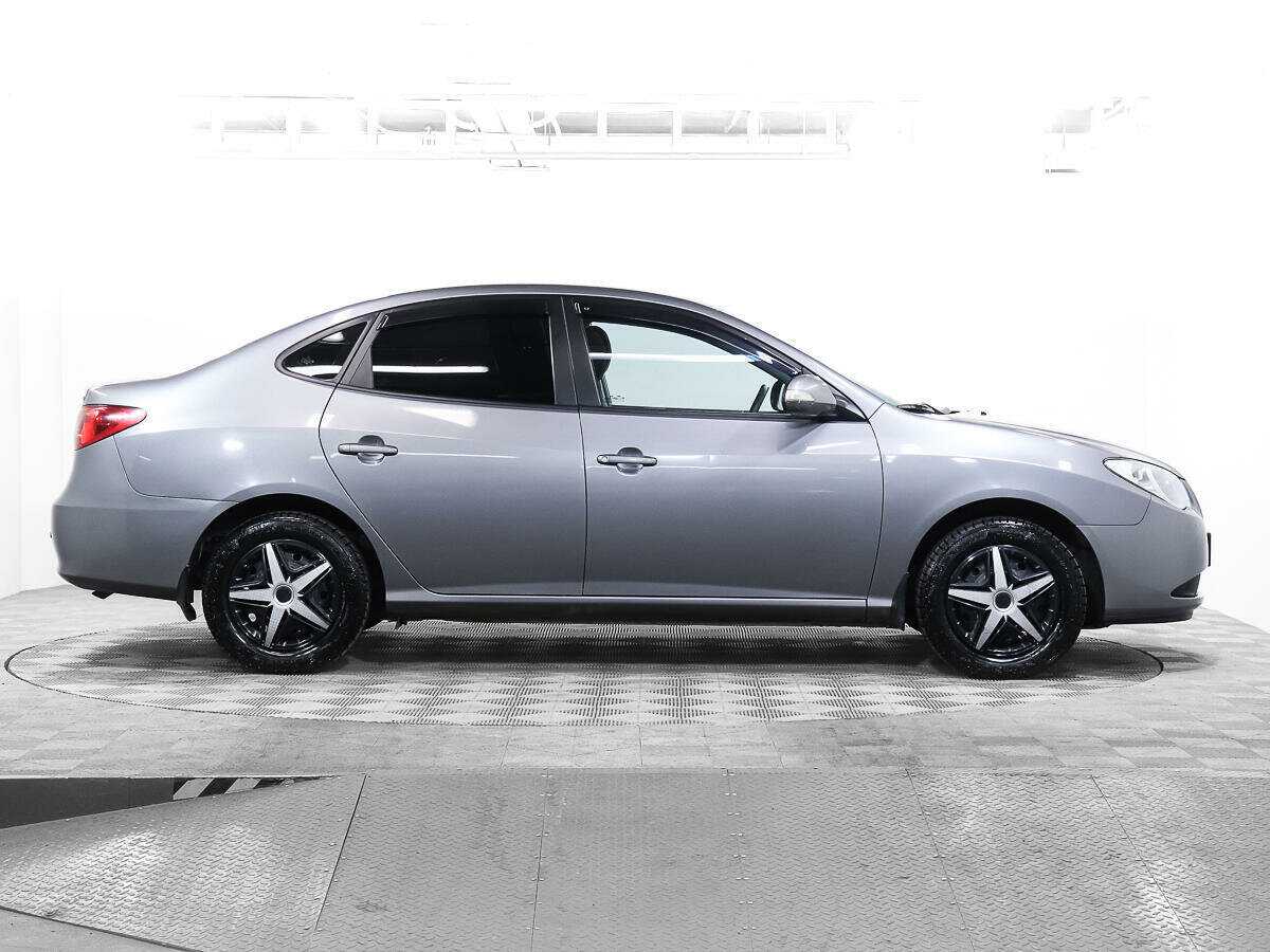 Купить Hyundai Elantra с пробегом. Фото: #3