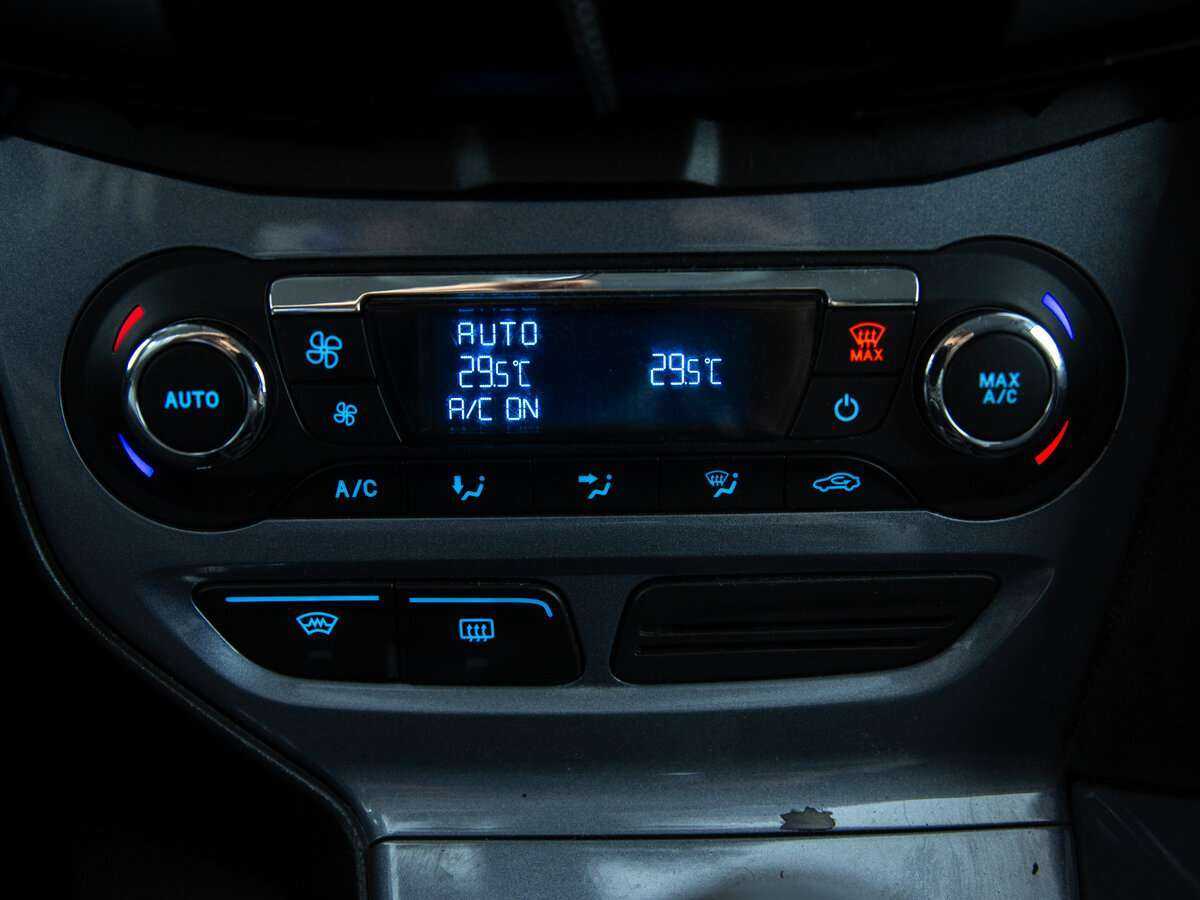 Купить Ford Focus с пробегом. Фото: #10