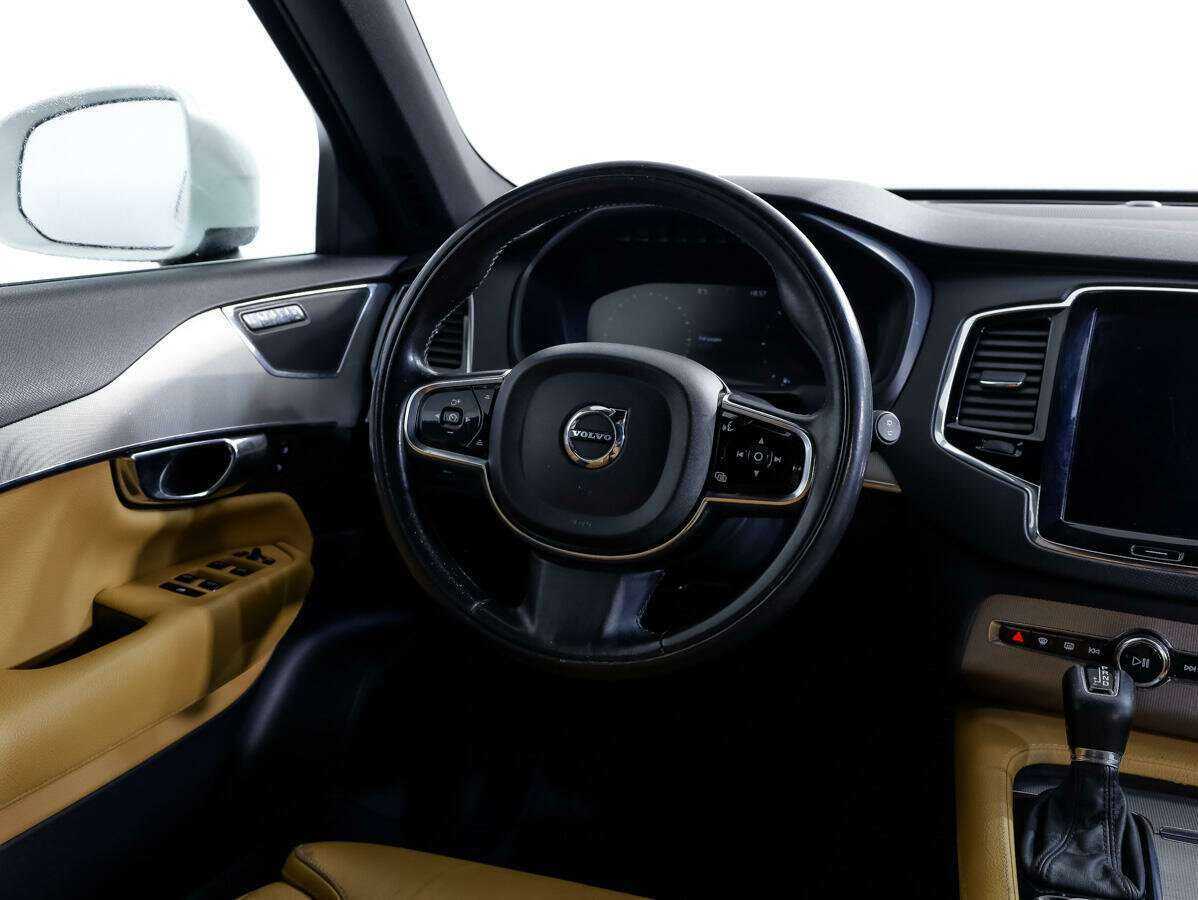 Купить Volvo XC90 с пробегом. Фото: #8