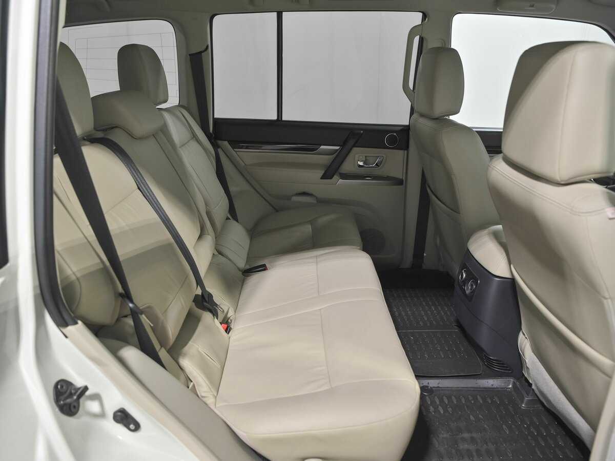 Купить Mitsubishi Pajero с пробегом. Фото: #16