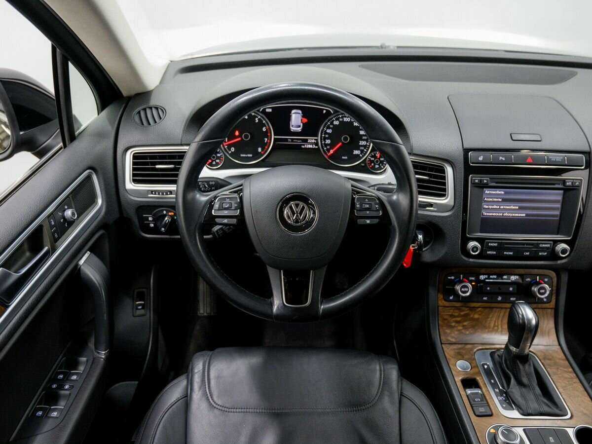 Купить Volkswagen Touareg с пробегом. Фото: #10