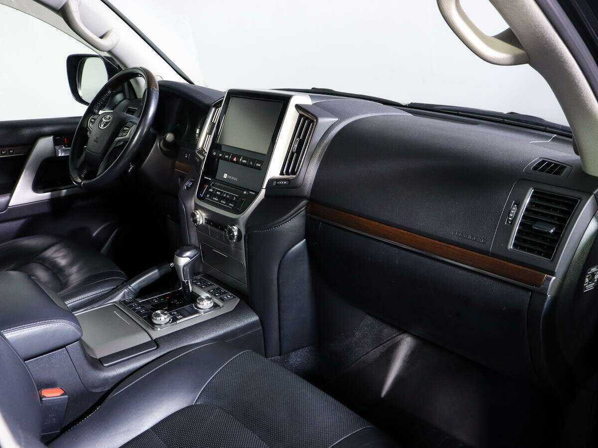 Купить Toyota Land Cruiser с пробегом. Фото: #5