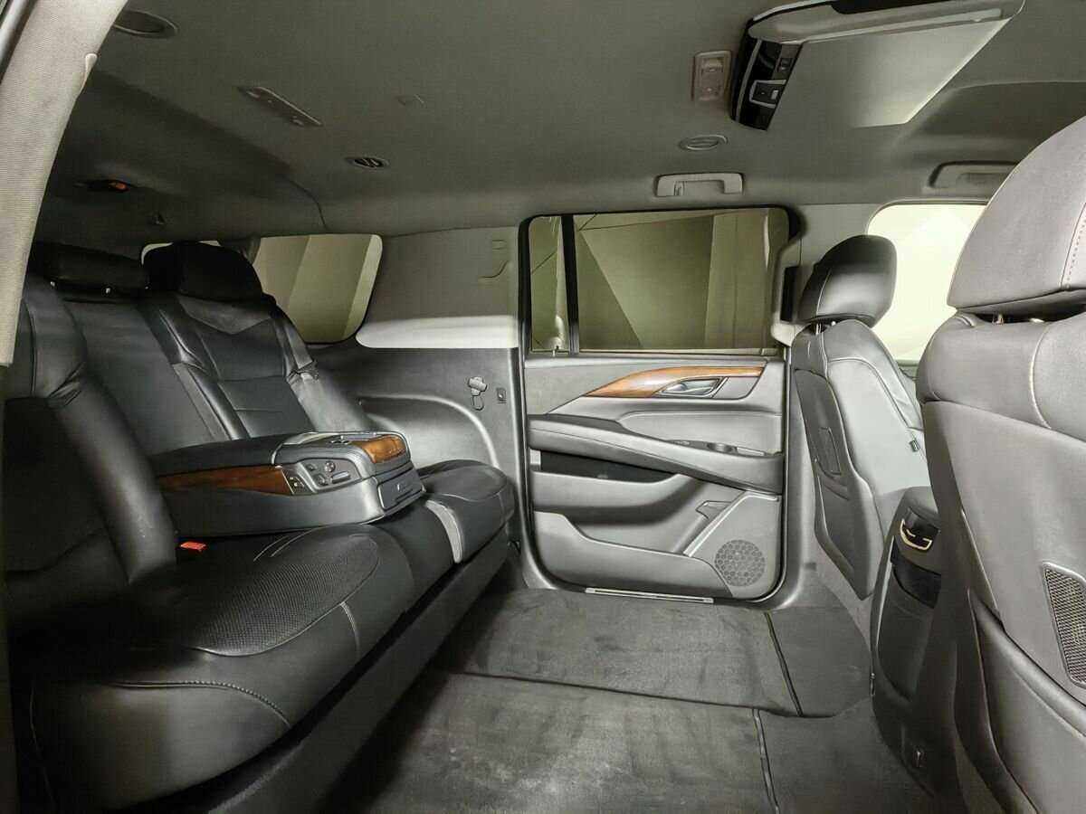 Купить Cadillac Escalade с пробегом. Фото: #11