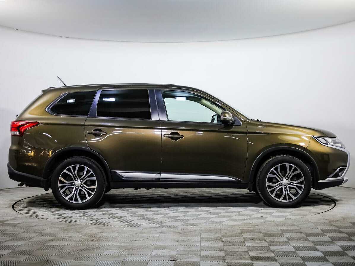 Купить Mitsubishi Outlander с пробегом. Фото: #2