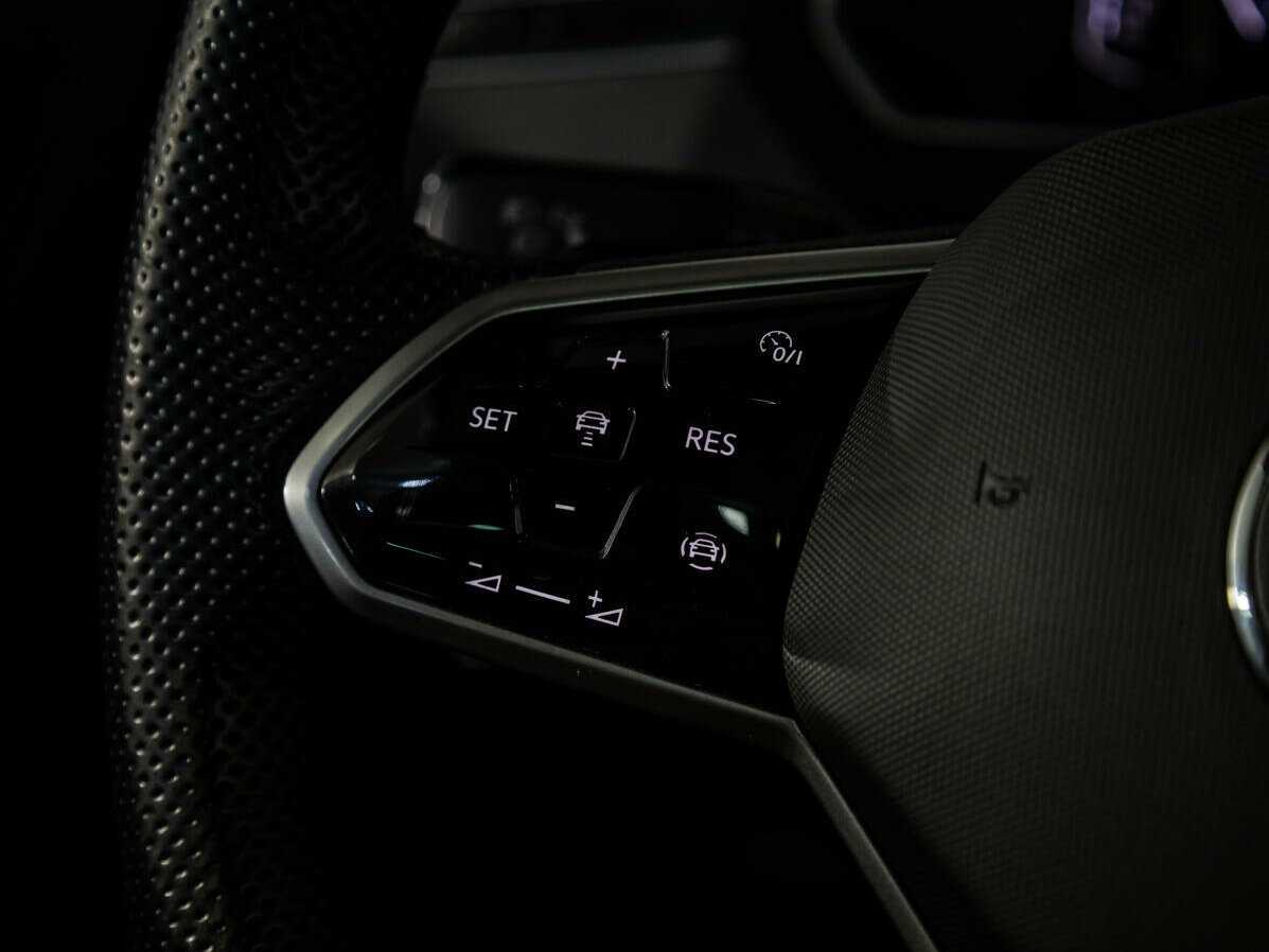 Купить Volkswagen Tiguan с пробегом. Фото: #20