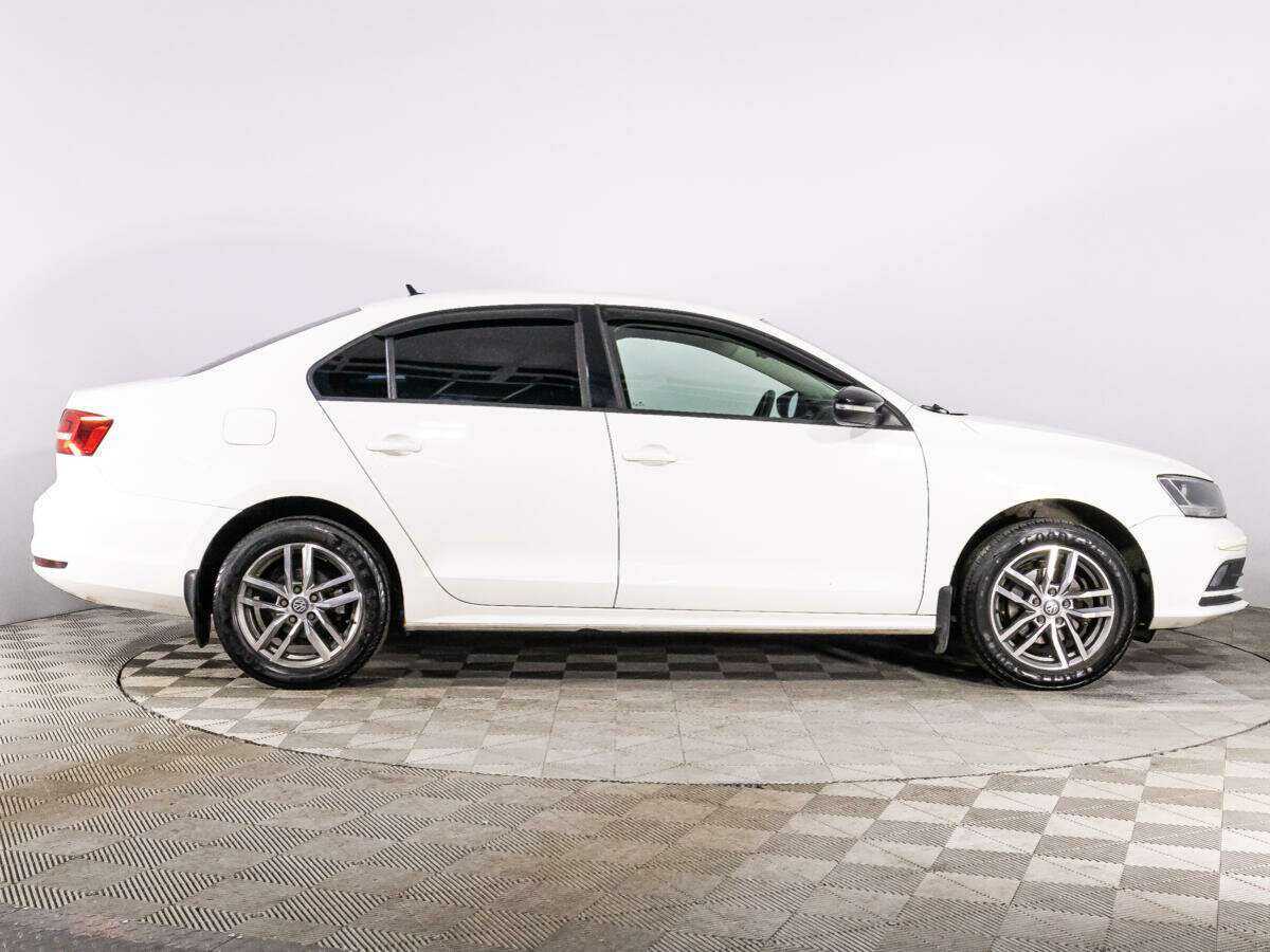 Купить Volkswagen Jetta с пробегом. Фото: #3