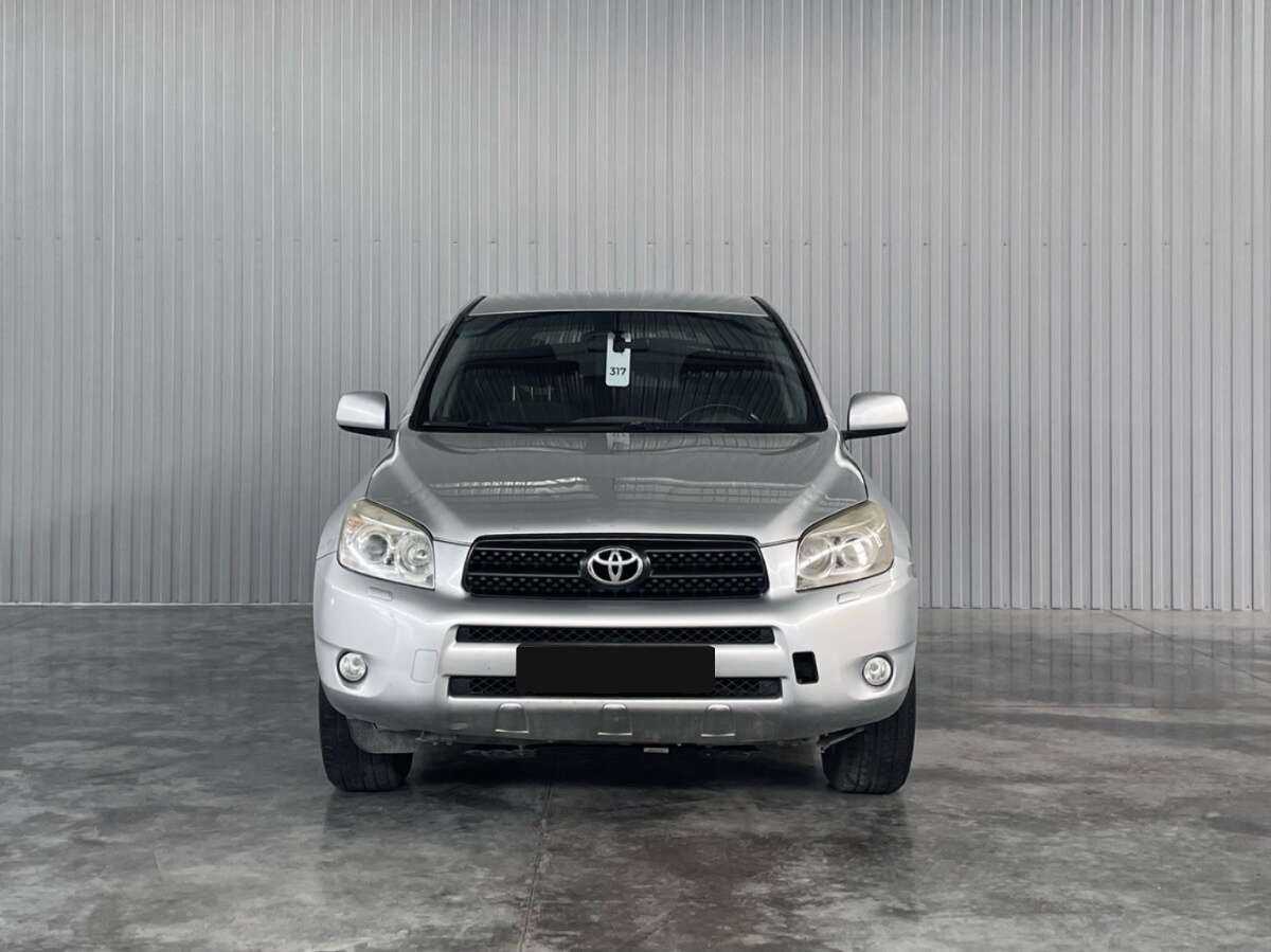 Купить Toyota RAV4 с пробегом. Фото: #1