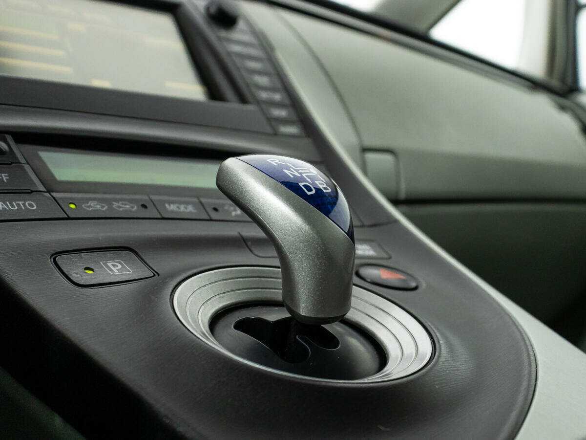Купить Toyota Prius с пробегом. Фото: #16