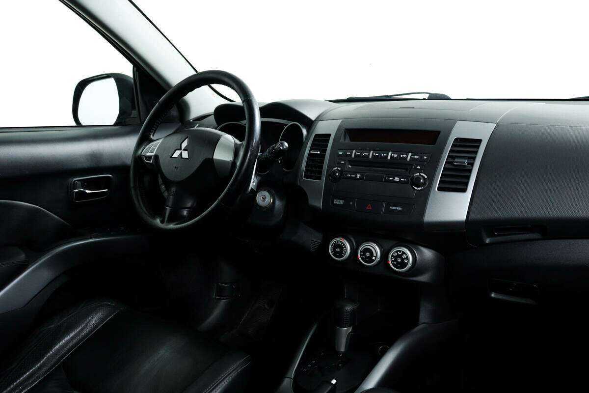 Купить Mitsubishi Outlander с пробегом. Фото: #8