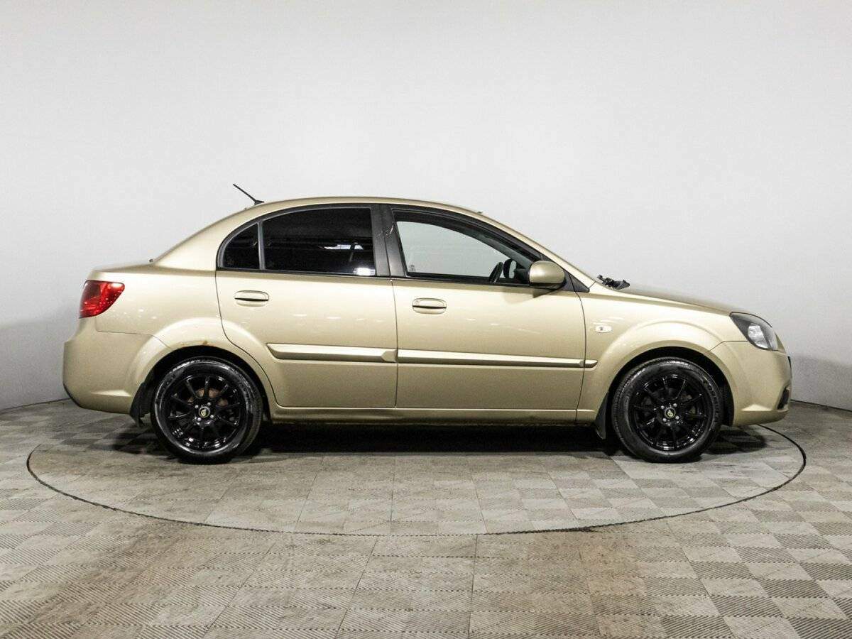 Купить Kia Rio с пробегом. Фото: #3