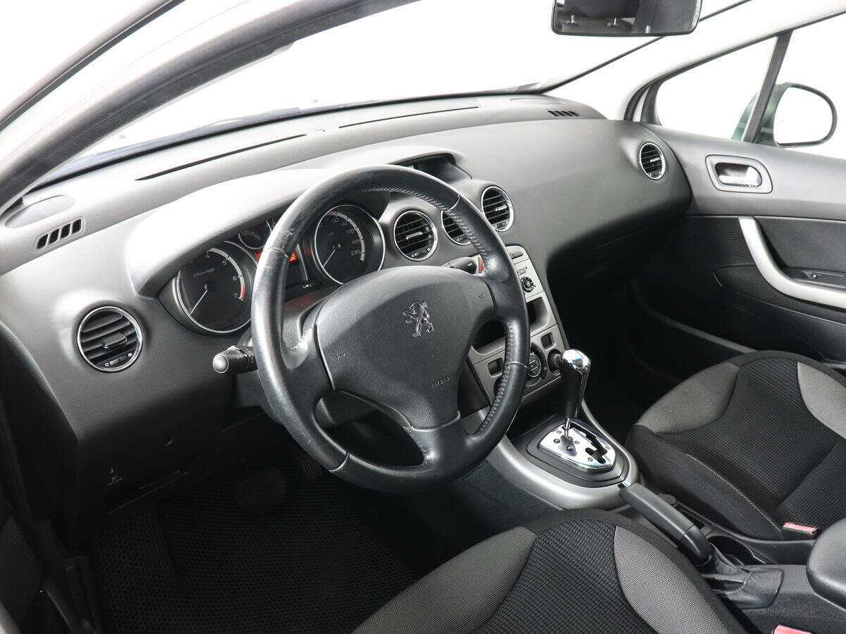 Купить Peugeot 308 с пробегом. Фото: #4
