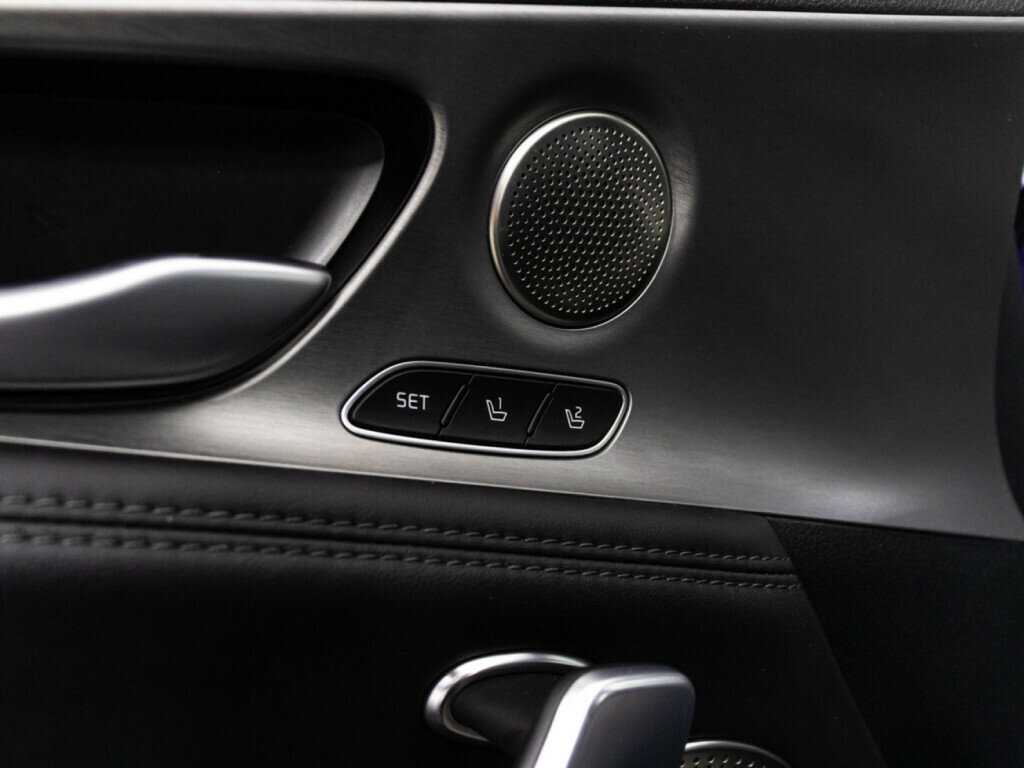 Купить Kia Stinger с пробегом. Фото: #16
