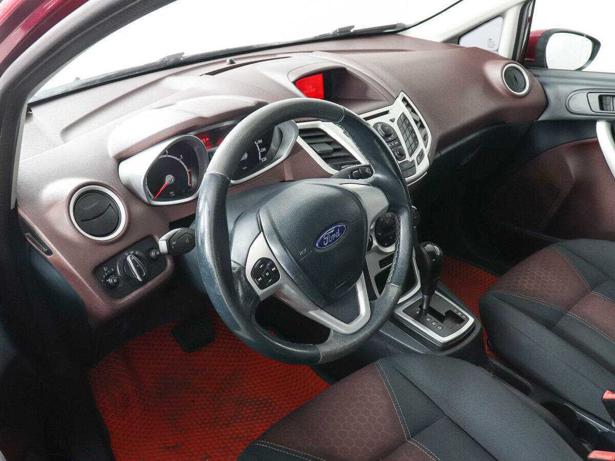 Купить Ford Fiesta с пробегом. Фото: #4