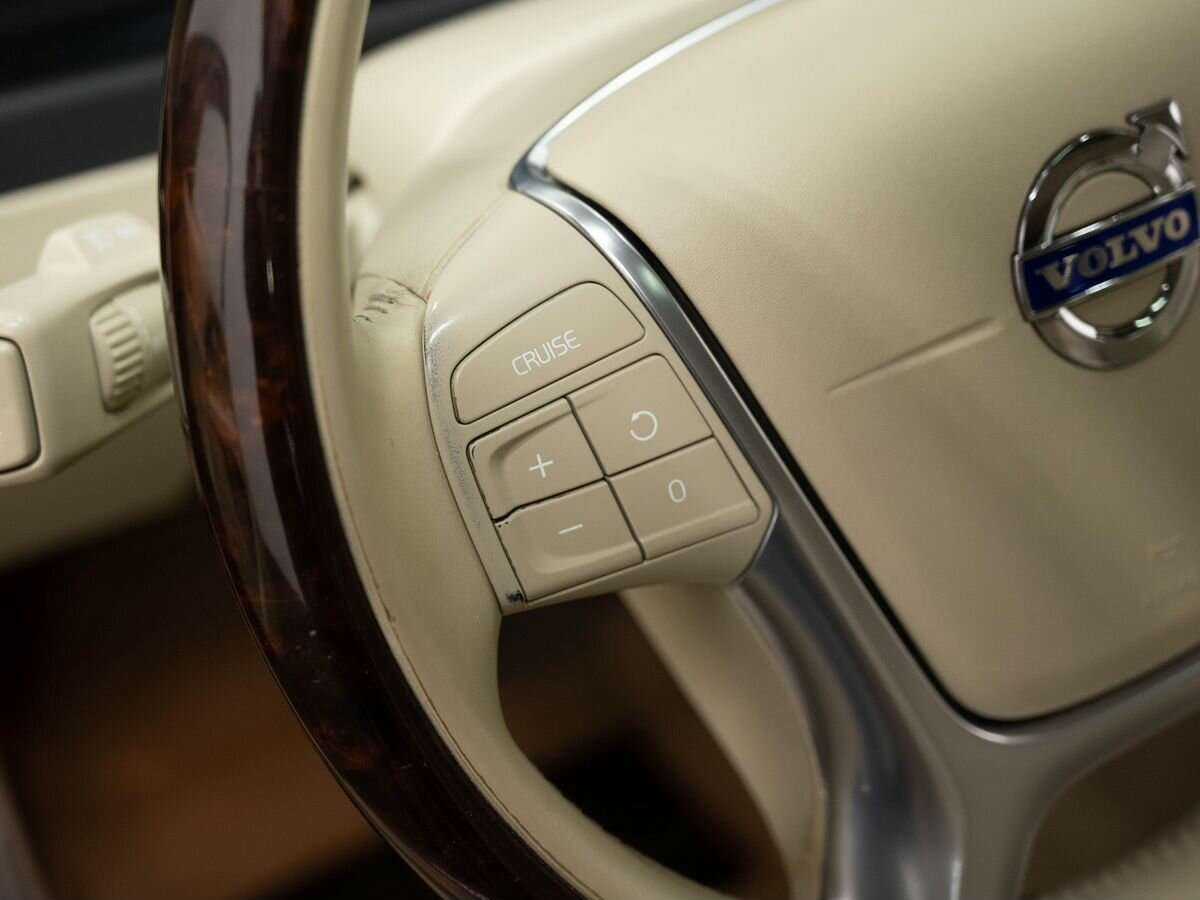 Купить Volvo XC70 с пробегом. Фото: #22