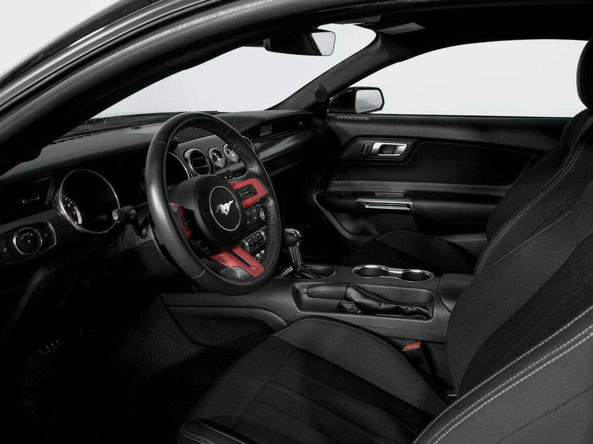 Купить Ford Mustang с пробегом. Фото: #14