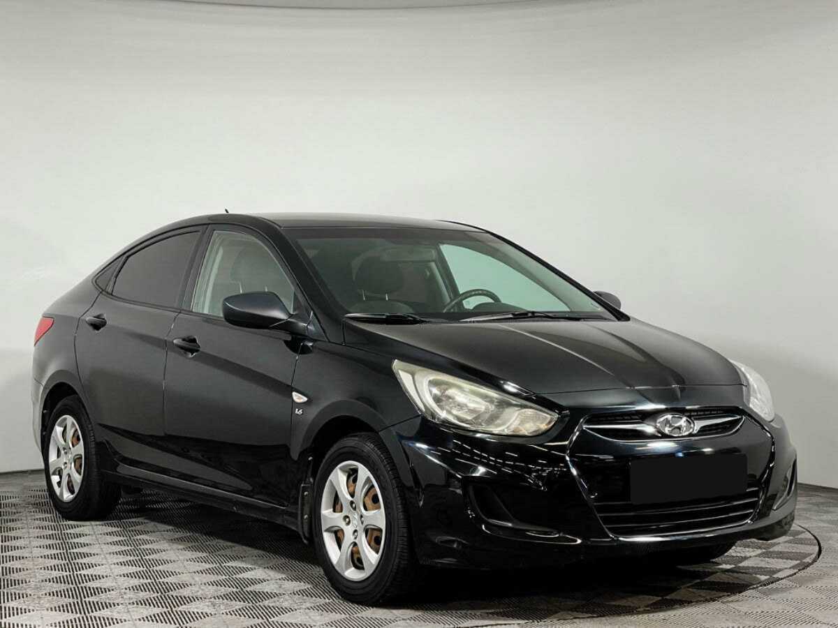 Купить Hyundai Solaris с пробегом. Фото: #2