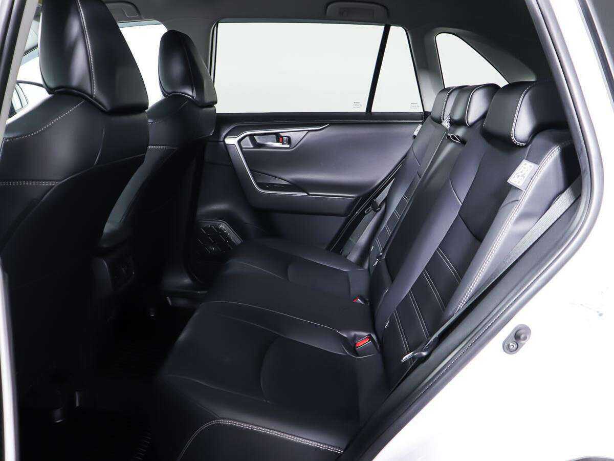 Купить Toyota RAV4 с пробегом. Фото: #9
