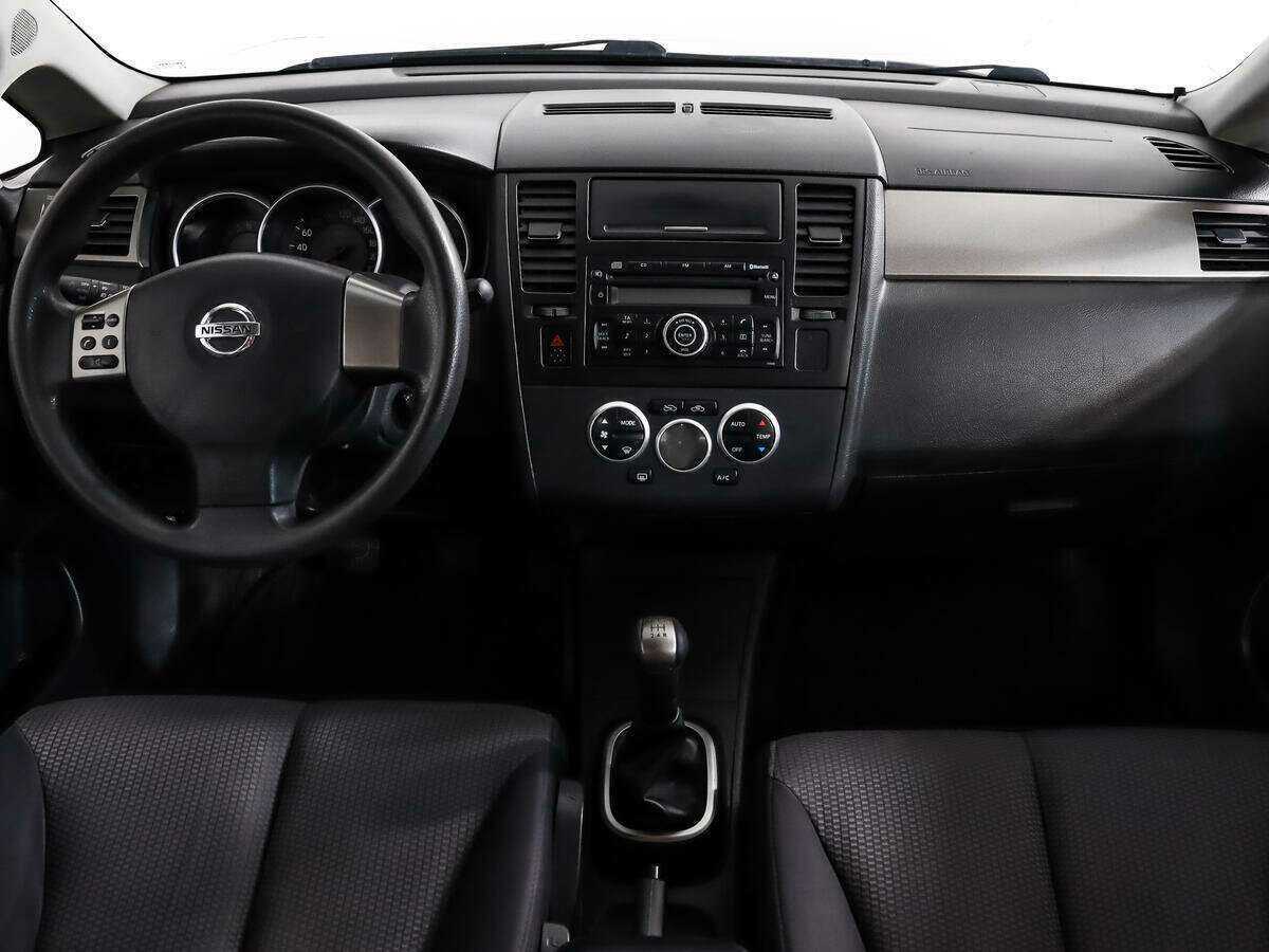 Купить Nissan Tiida с пробегом. Фото: #9