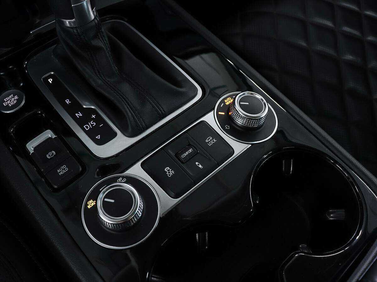Купить Volkswagen Touareg с пробегом. Фото: #19