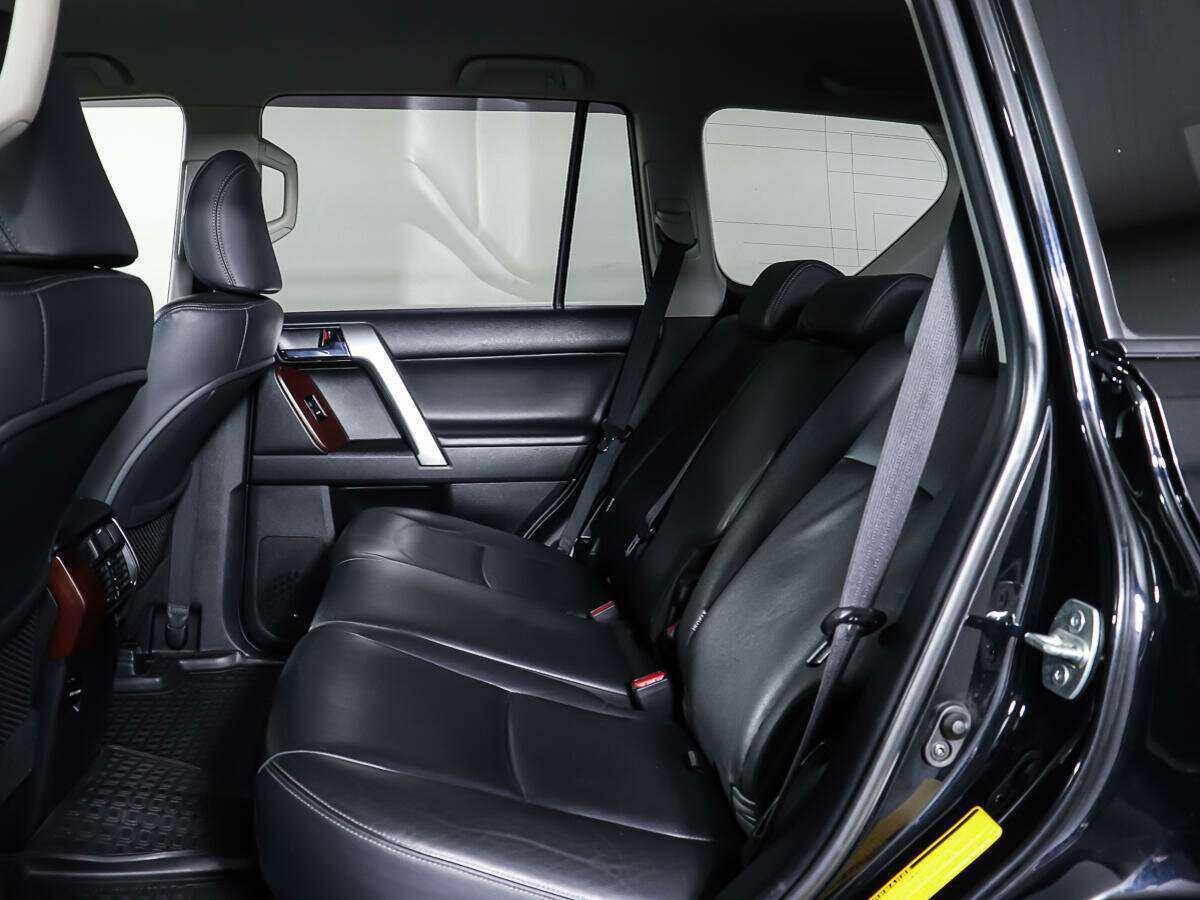 Купить Toyota Land Cruiser Prado с пробегом. Фото: #8