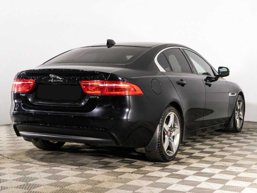 Купить Jaguar XE с пробегом. Фото: #4
