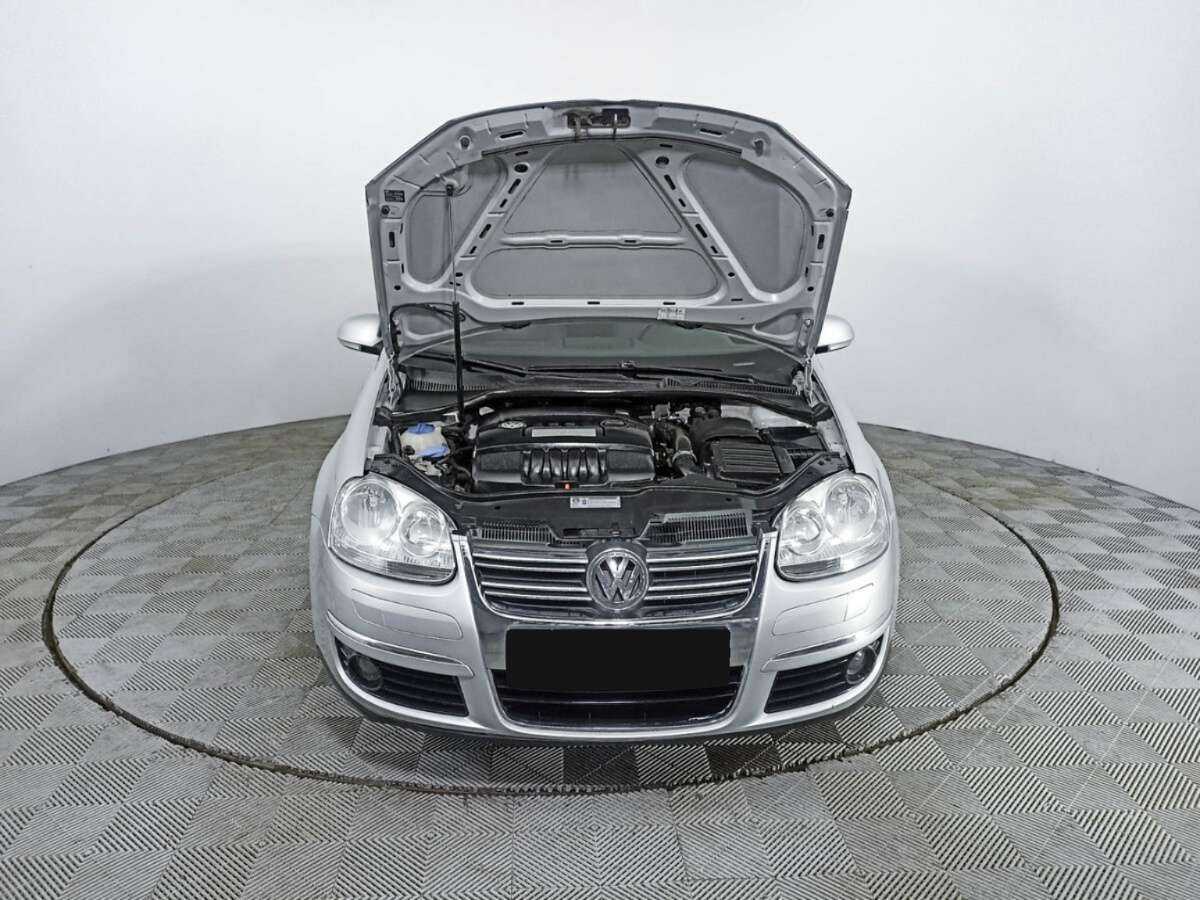 Купить Volkswagen Jetta с пробегом. Фото: #8