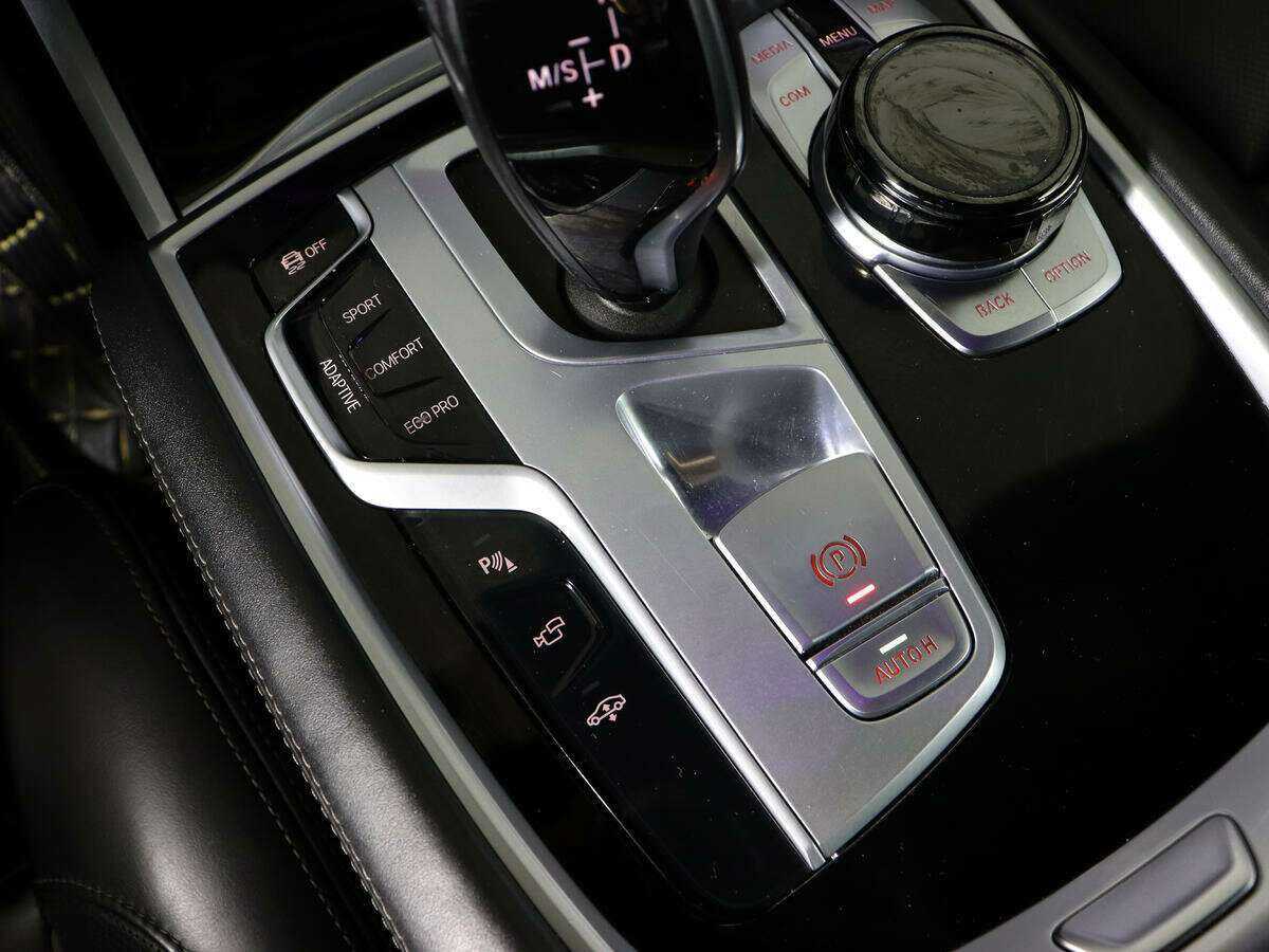 Купить BMW 7 серии с пробегом. Фото: #24