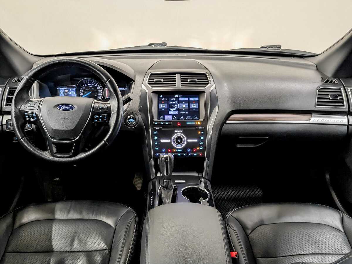 Купить Ford Explorer с пробегом. Фото: #13