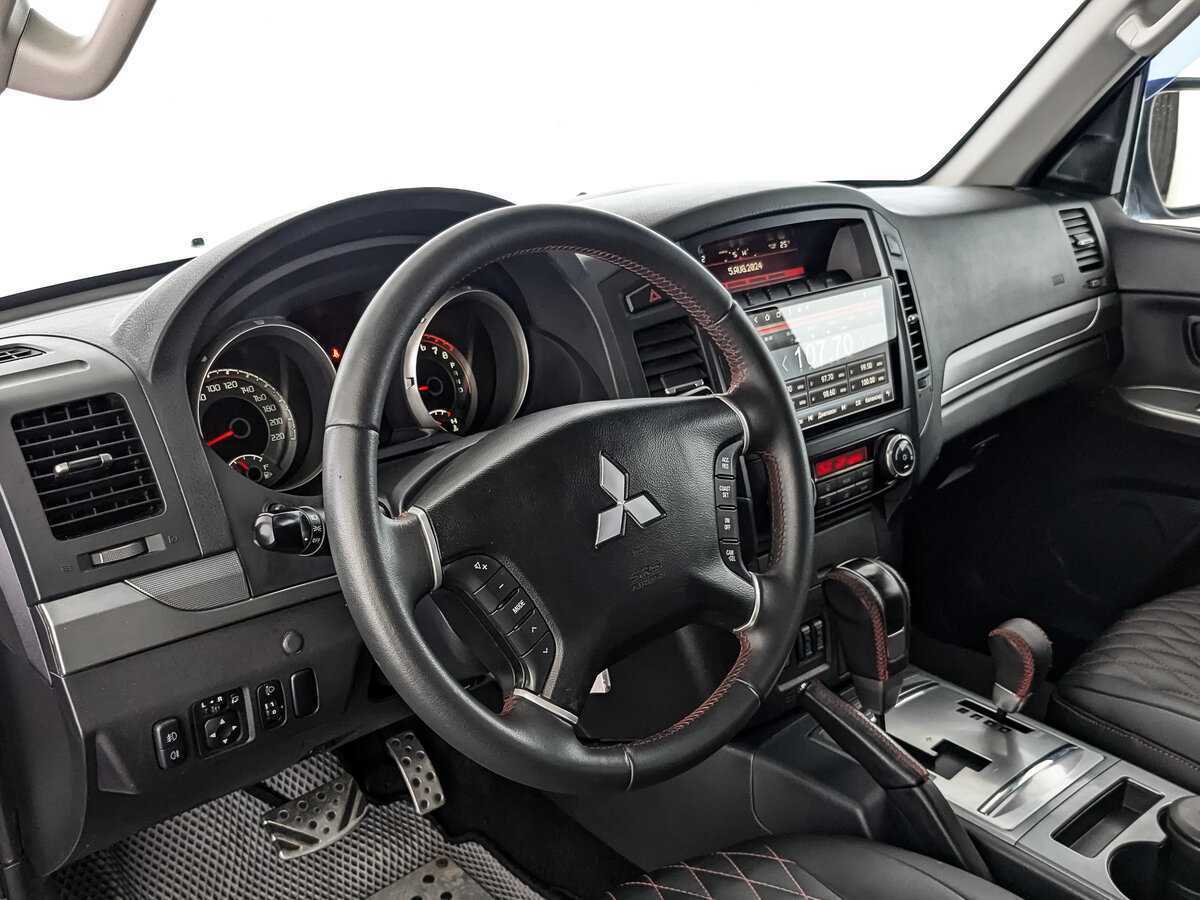 Купить Mitsubishi Pajero с пробегом. Фото: #10