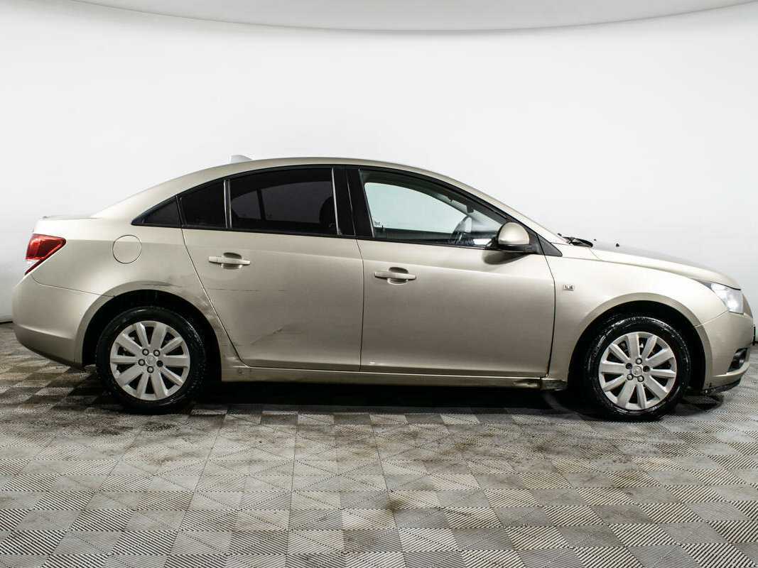 Купить Chevrolet Cruze с пробегом. Фото: #3