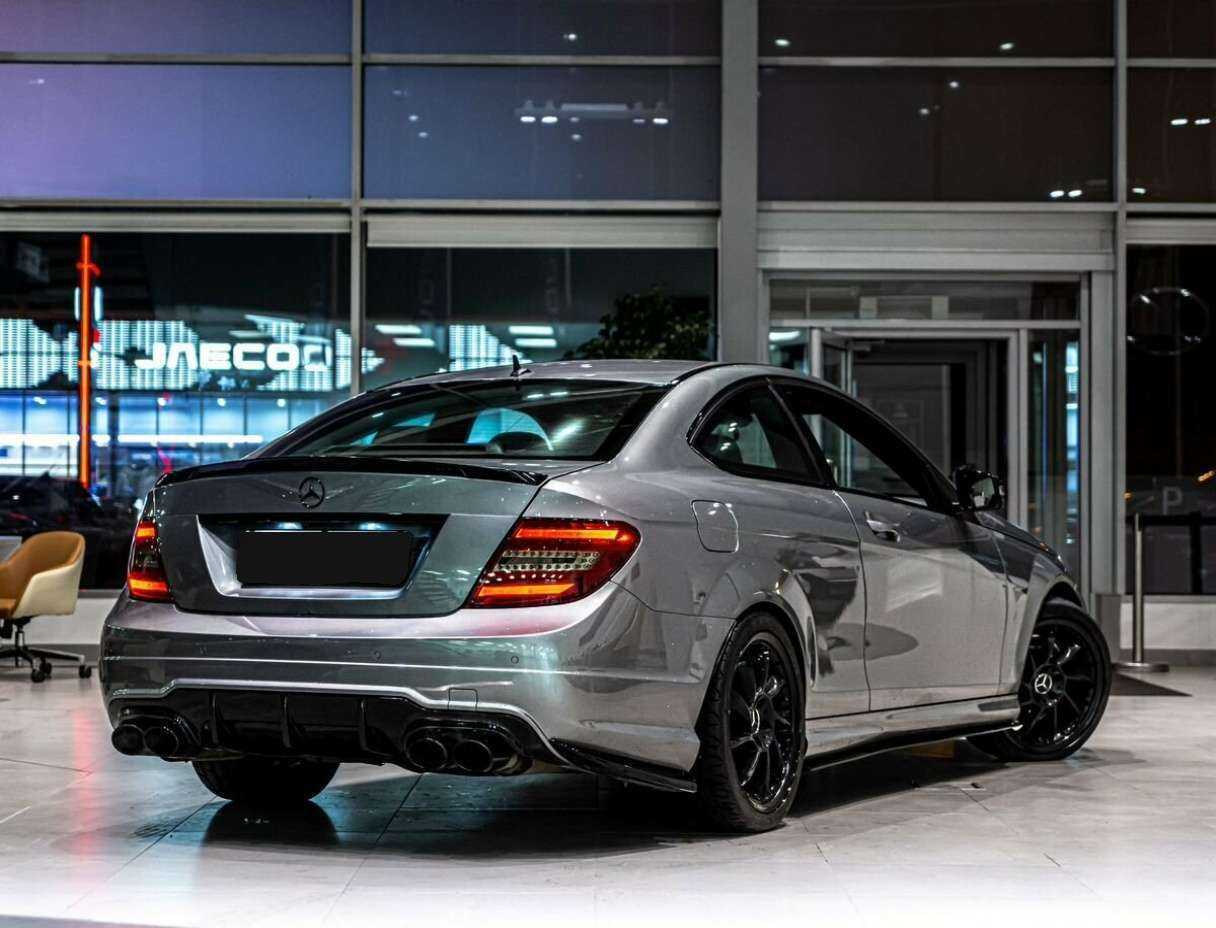 Купить Mercedes-Benz C-Класс с пробегом. Фото: #2