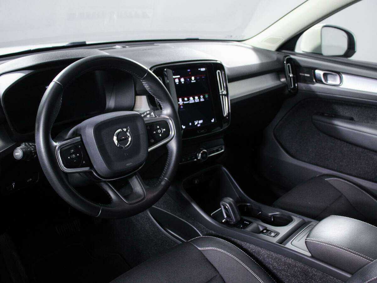 Купить Volvo XC40 с пробегом. Фото: #13