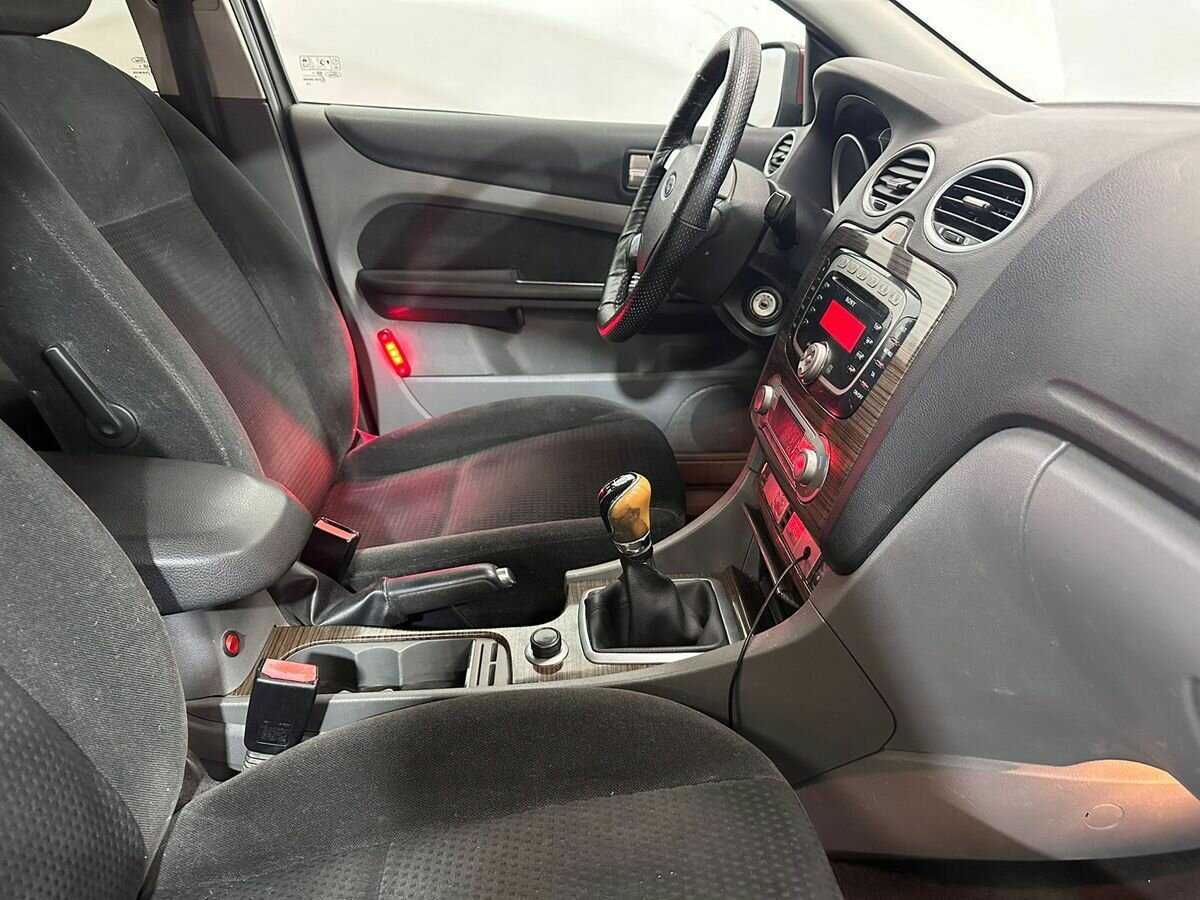 Купить Ford Focus с пробегом. Фото: #9