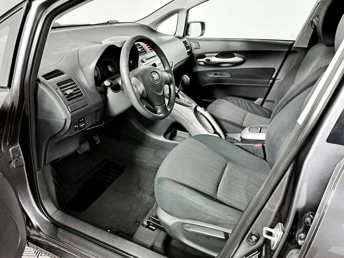 Купить Toyota Auris с пробегом. Фото: #13