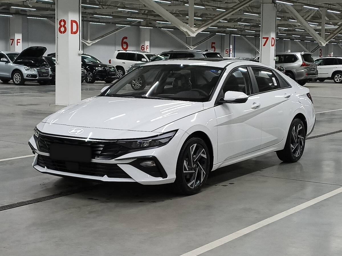 Купить Hyundai Elantra с пробегом. Посмотреть фото
