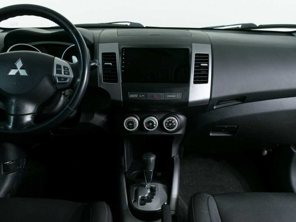 Купить Mitsubishi Outlander с пробегом. Фото: #8