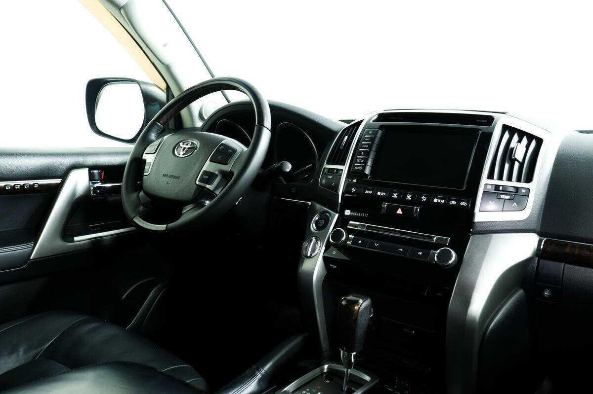 Купить Toyota Land Cruiser с пробегом. Фото: #8