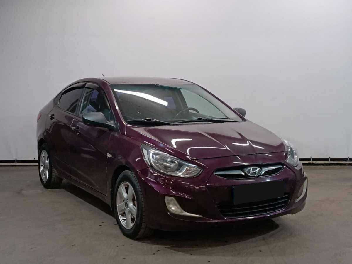 Купить Hyundai Solaris с пробегом. Фото: #2