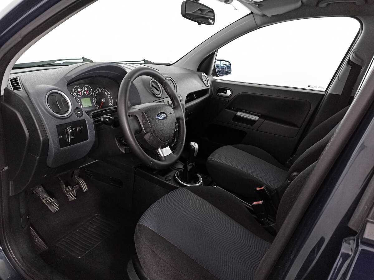 Купить Ford Fusion с пробегом. Фото: #15