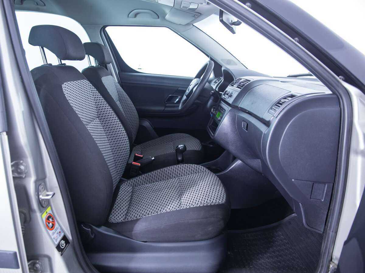Купить Skoda Roomster с пробегом. Фото: #11