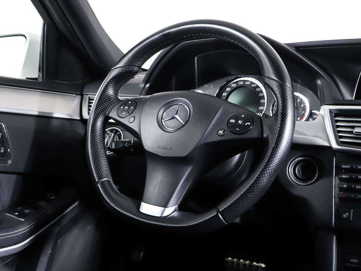 Купить Mercedes-Benz E-Класс с пробегом. Фото: #14