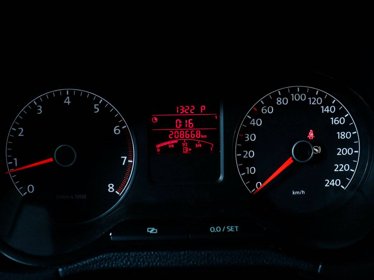 Купить Volkswagen Polo с пробегом. Фото: #8