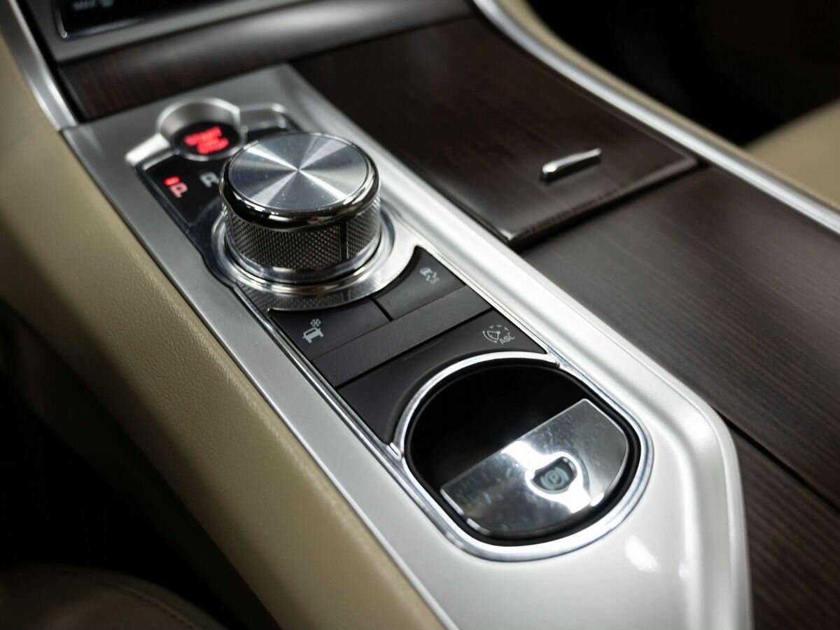 Купить Jaguar XF с пробегом. Фото: #18