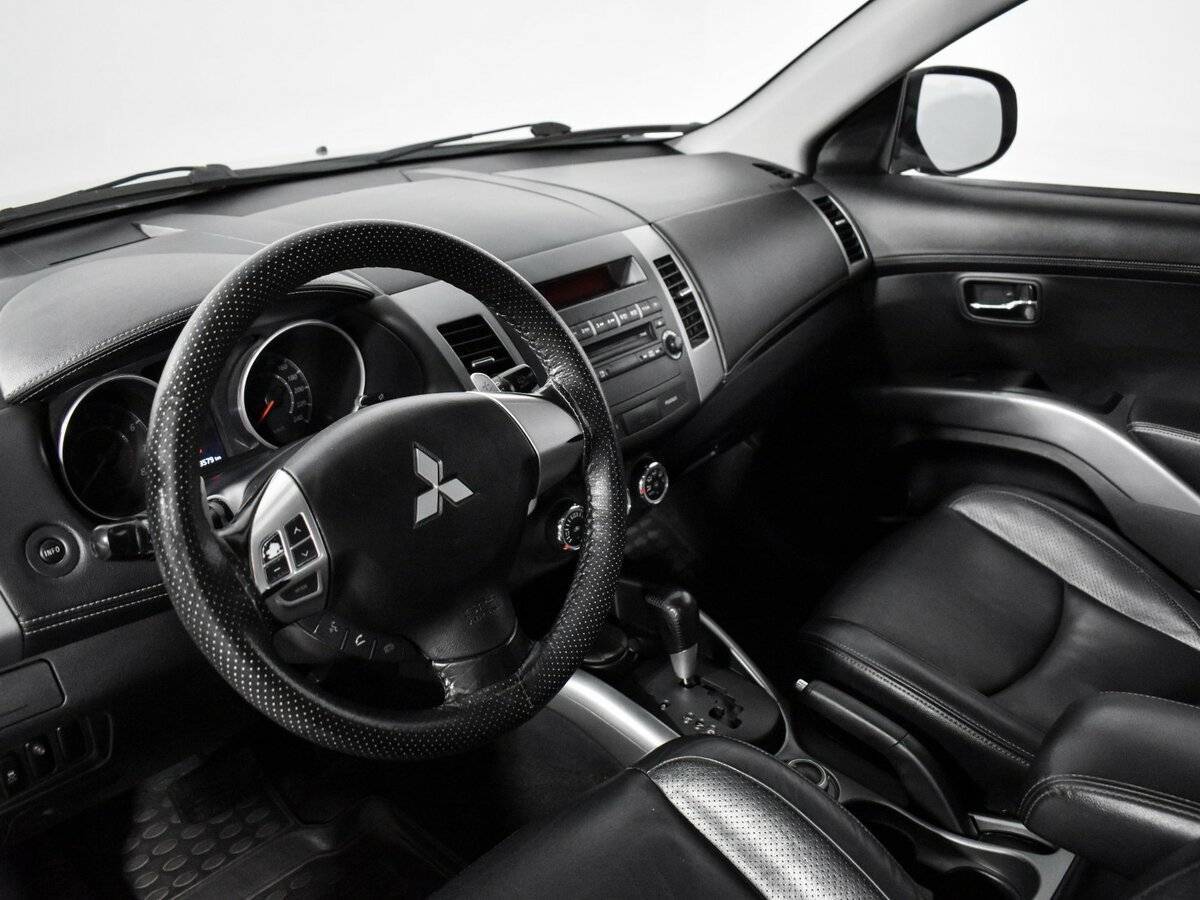 Купить Mitsubishi Outlander с пробегом. Фото: #8