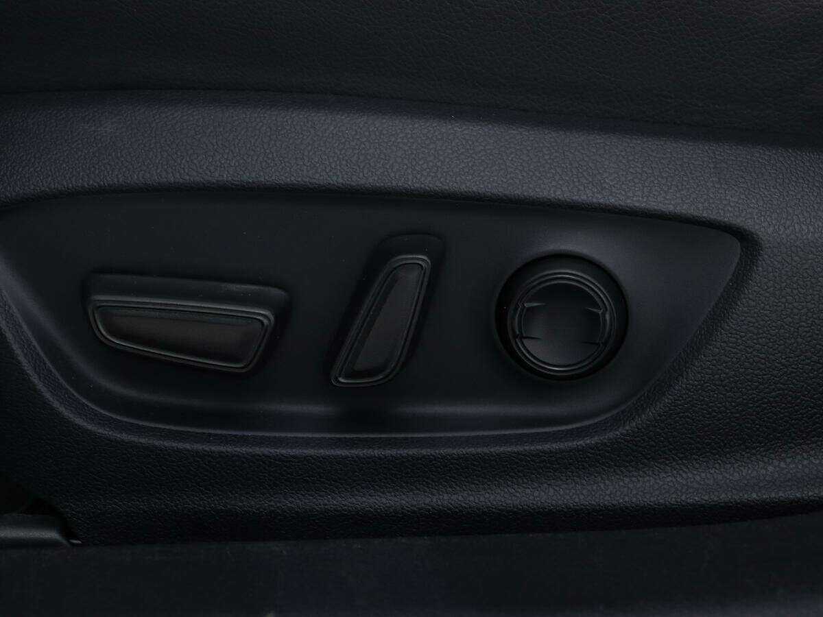 Купить Toyota Camry с пробегом. Фото: #18