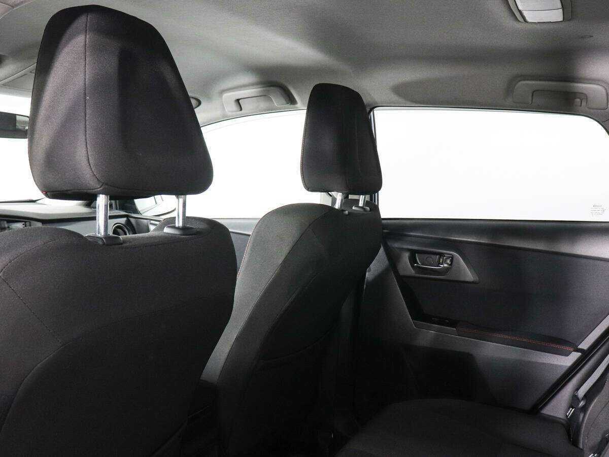 Купить Toyota Auris с пробегом. Фото: #11