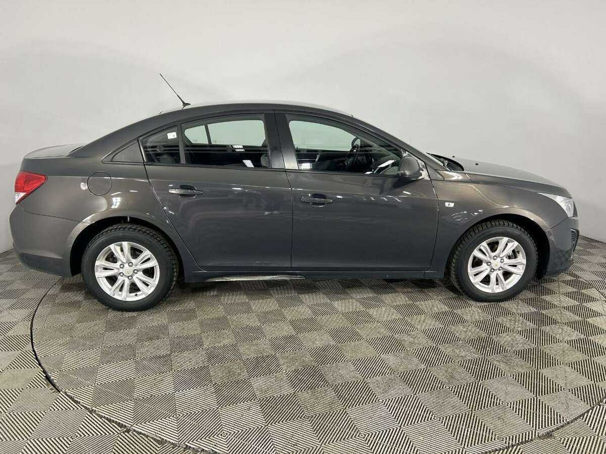 Купить Chevrolet Cruze с пробегом. Фото: #3