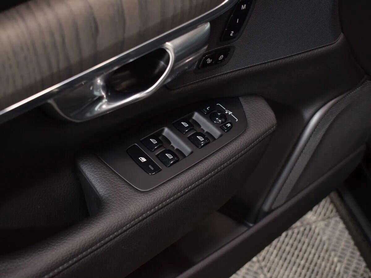 Купить Volvo S90 с пробегом. Фото: #15