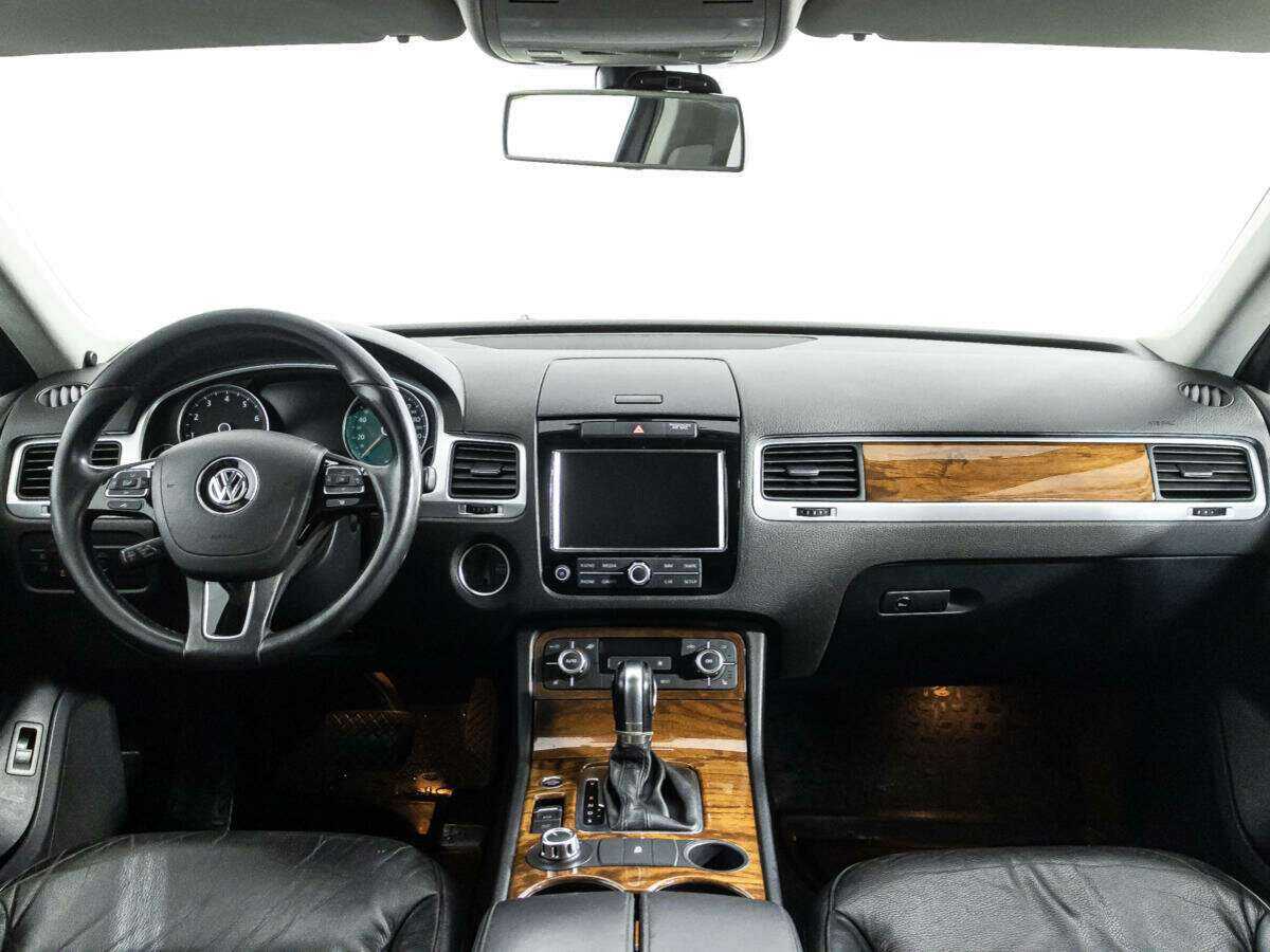 Купить Volkswagen Touareg с пробегом. Фото: #12